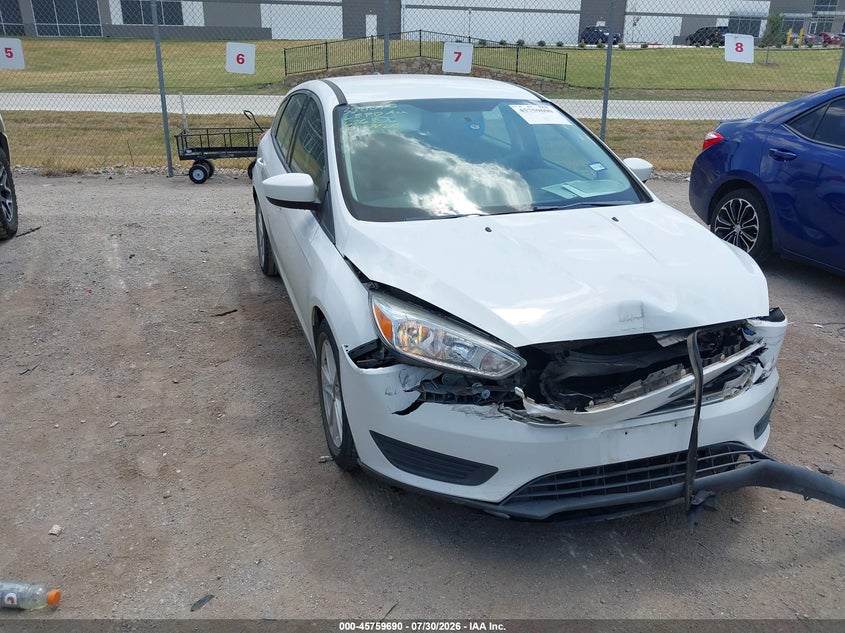 Vin: 1fadp3k26jl326954, lot: 46258439, ford focus se 2018 img_1