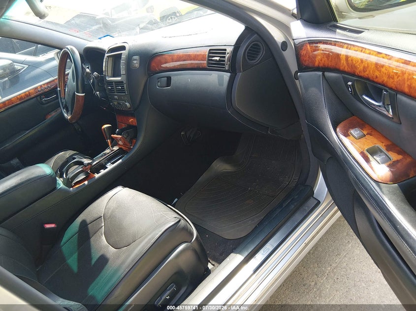 2004 LEXUS LS 430 auction photo 5