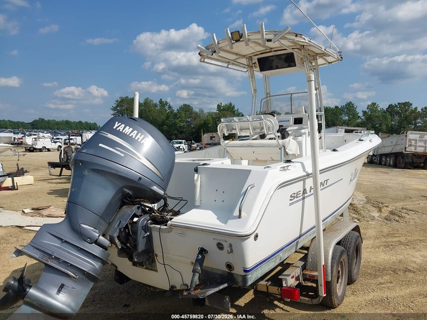 2008 SEA HUNT BOAT & 2010 ROADKING TRAILER auction photo 4
