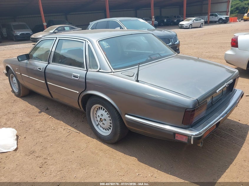 1989 JAGUAR XJ6 auction photo 3