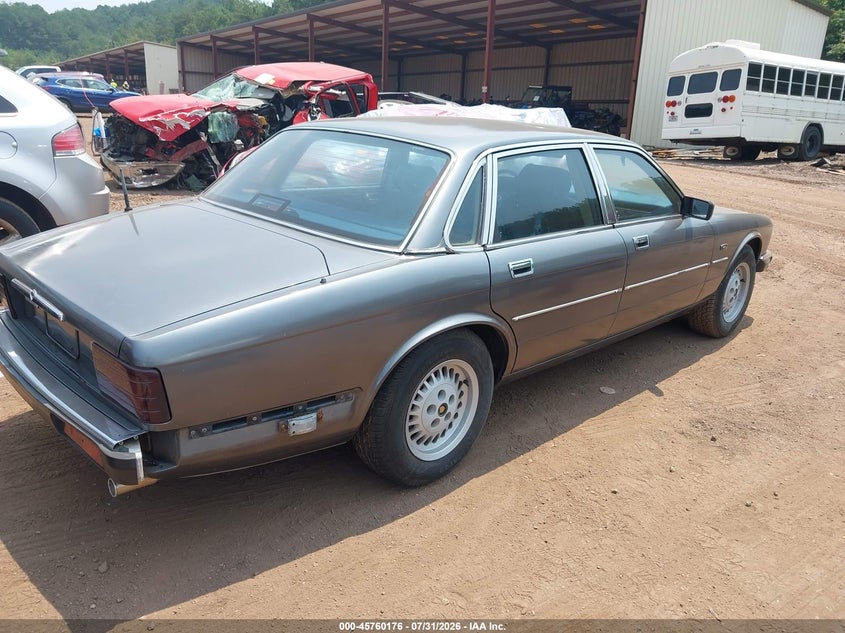 1989 JAGUAR XJ6 auction photo 6