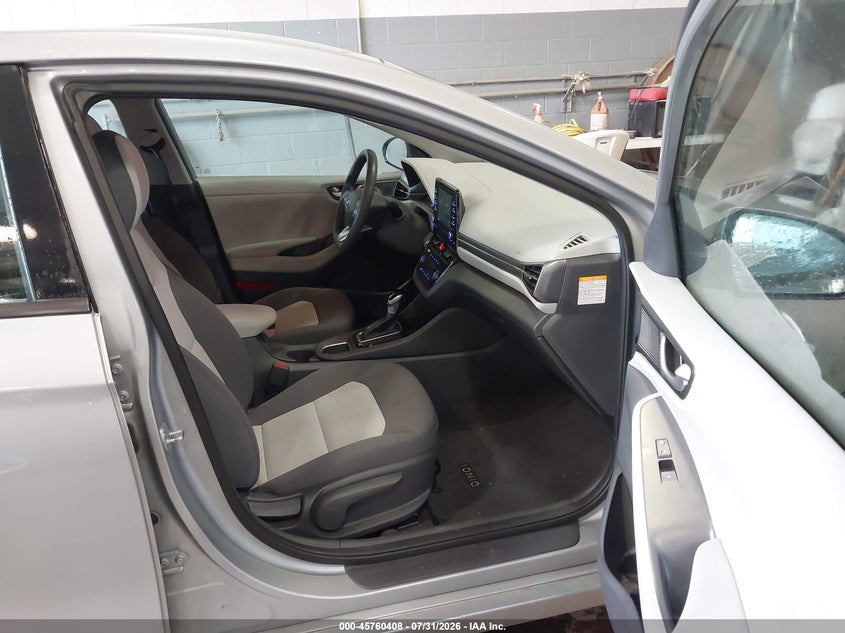 2020 HYUNDAI IONIQ HYBRID auction photo 5