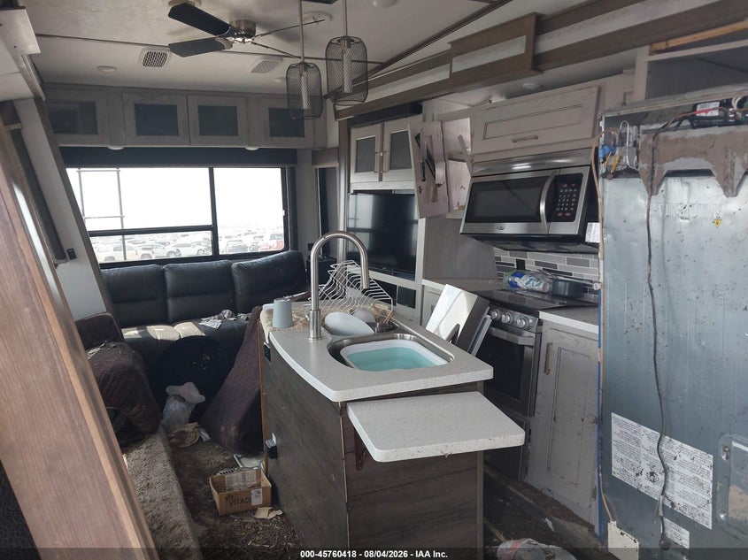 2020 KEYSTONE RV MONT auction photo 8