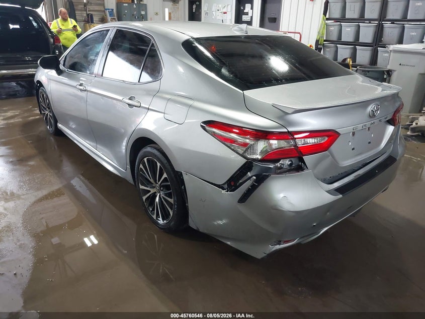 TOYOTA CAMRY - zdjęcie 3