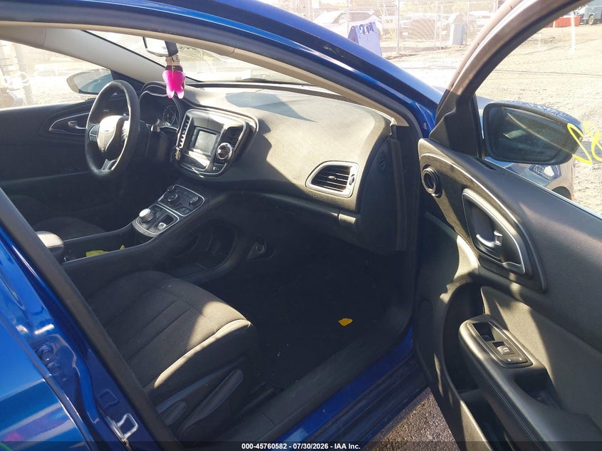 2015 CHRYSLER 200 auction photo 5