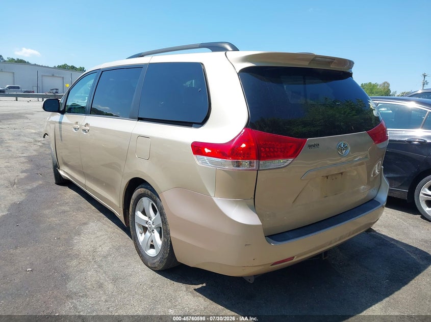 Vin: 5tdkk3dc0ds333634, lot: 46259347, toyota sienna le v6 8 passenger 20133