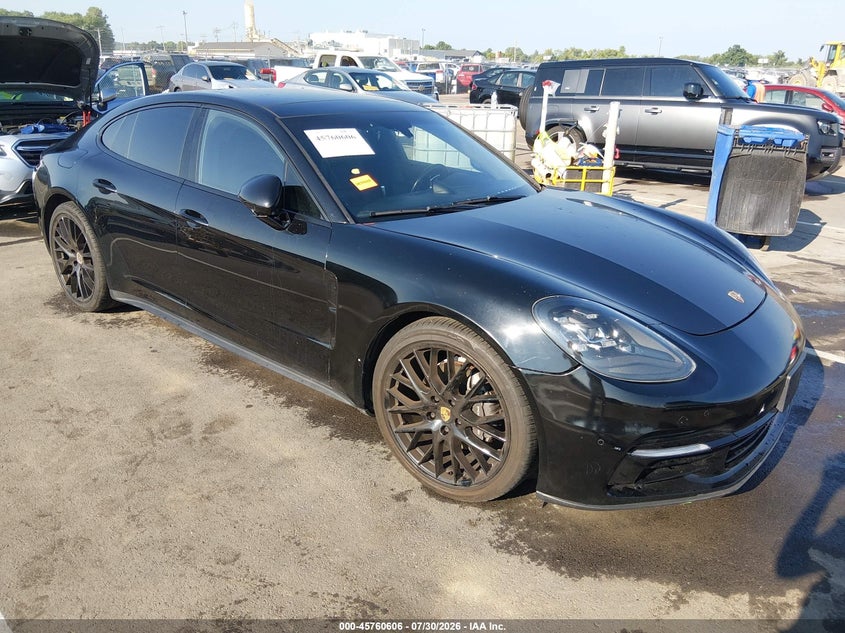 PORSCHE PANAMERA