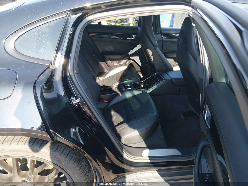 PORSCHE PANAMERA - zdjęcie 8
