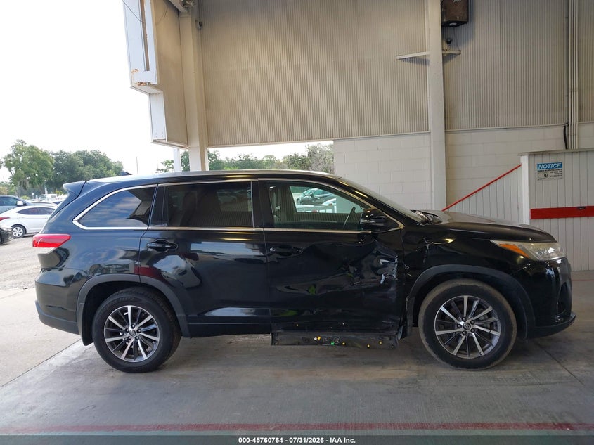 TOYOTA HIGHLANDER - zdjęcie 13