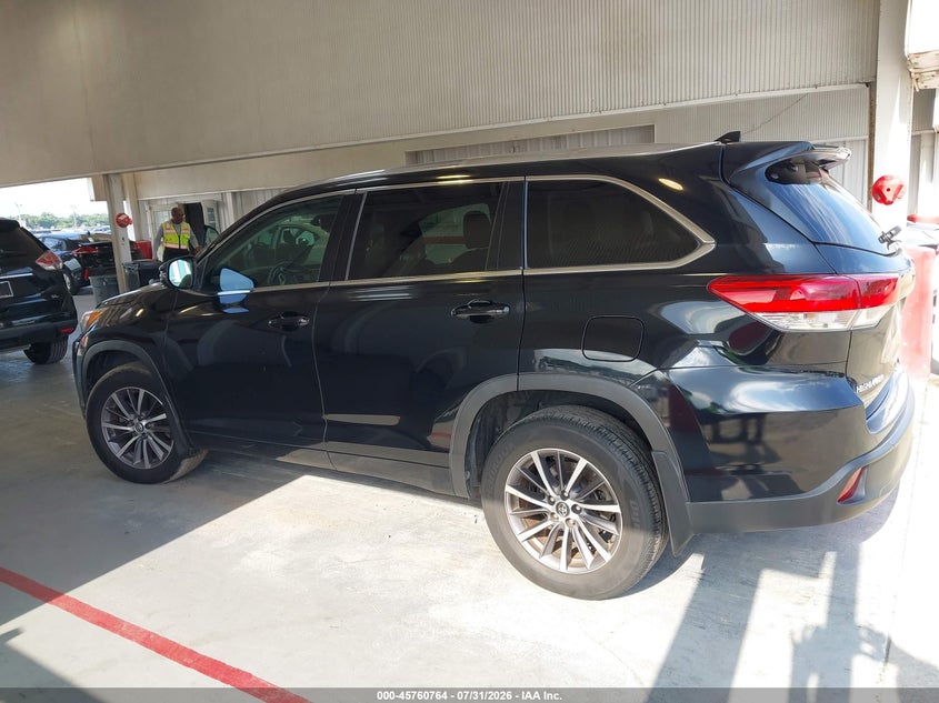 TOYOTA HIGHLANDER - zdjęcie 14