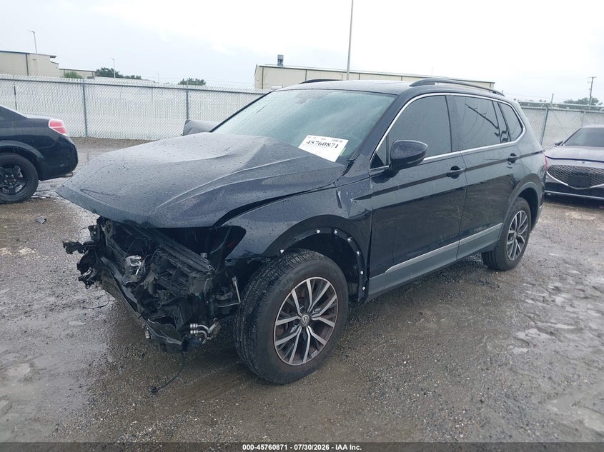 2020 VOLKSWAGEN TIGUAN auction photo 2