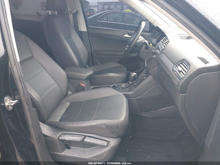 2020 VOLKSWAGEN TIGUAN auction photo 5