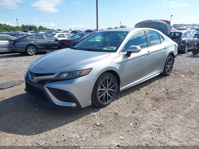 2022 Toyota Camry, Удар ззаду, IAAI, VIN 4T1G31AK0NU043759 — фото 2