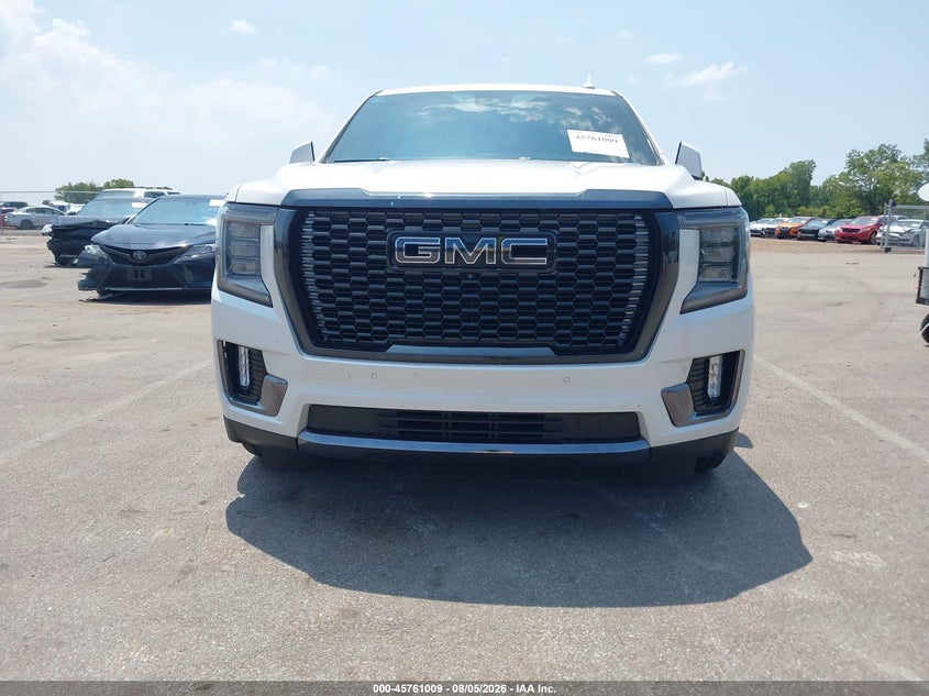 2023 GMC YUKON auction photo 6
