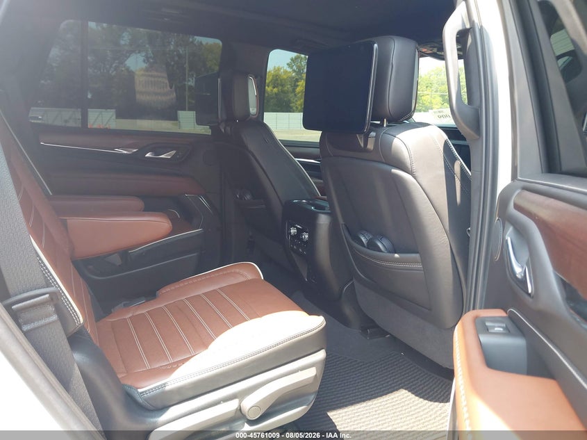 2023 GMC YUKON auction photo 8