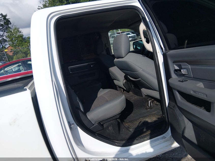2017 RAM 1500 auction photo 8
