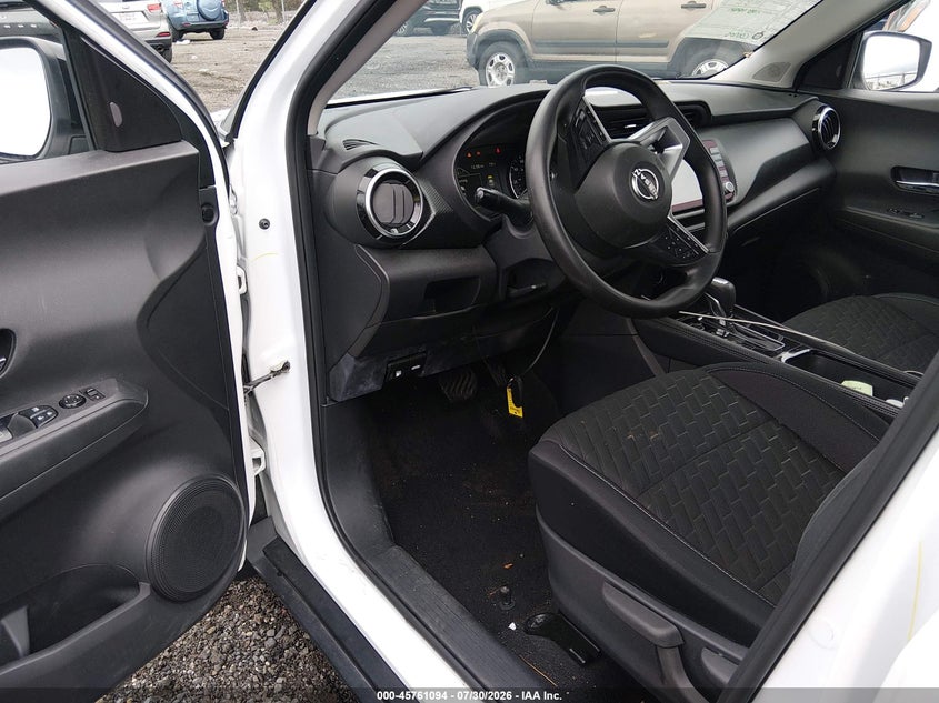 2022 NISSAN KICKS auction photo 5