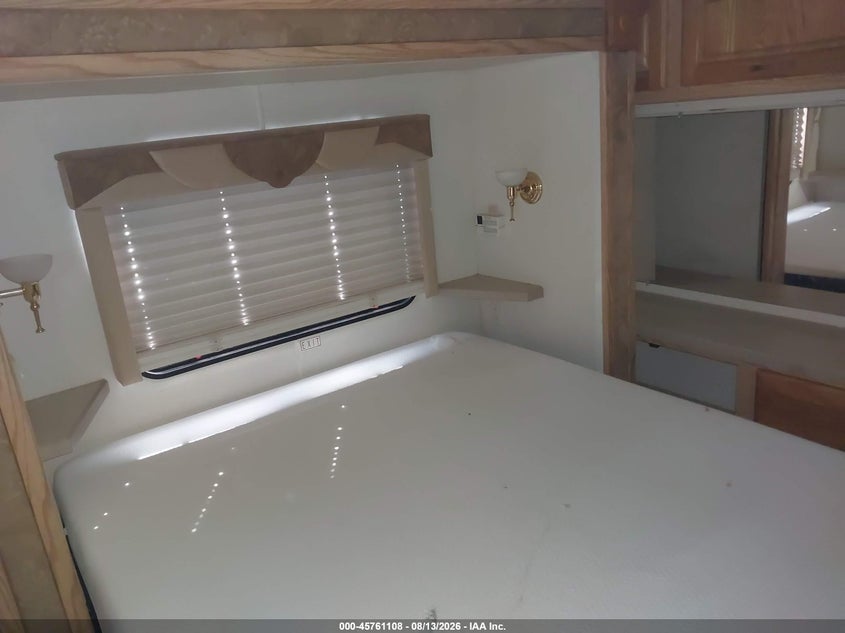 2002 HOLIDAY RAMBLER VACATIONER 354 RBL auction photo 8