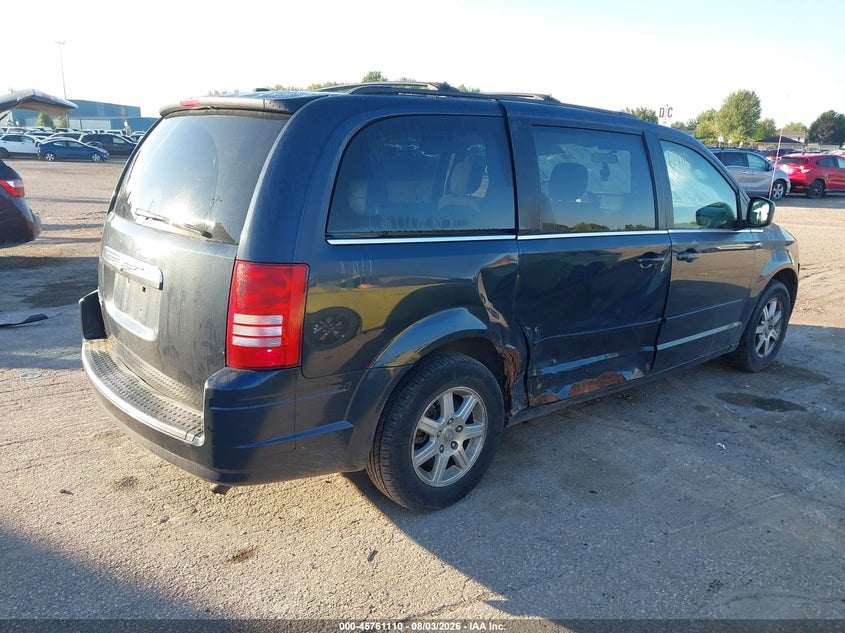 2008 CHRYSLER TOWN & COUNTRY auction photo 4