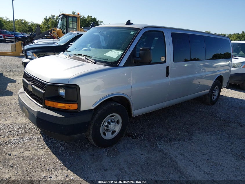 2017 CHEVROLET EXPRESS 3500 auction photo 2