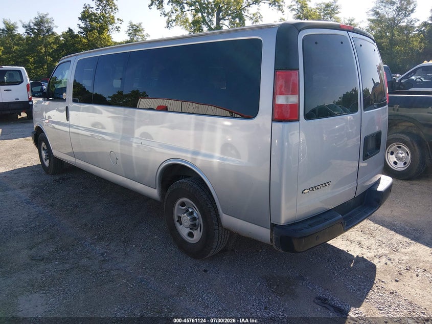 2017 CHEVROLET EXPRESS 3500 auction photo 3