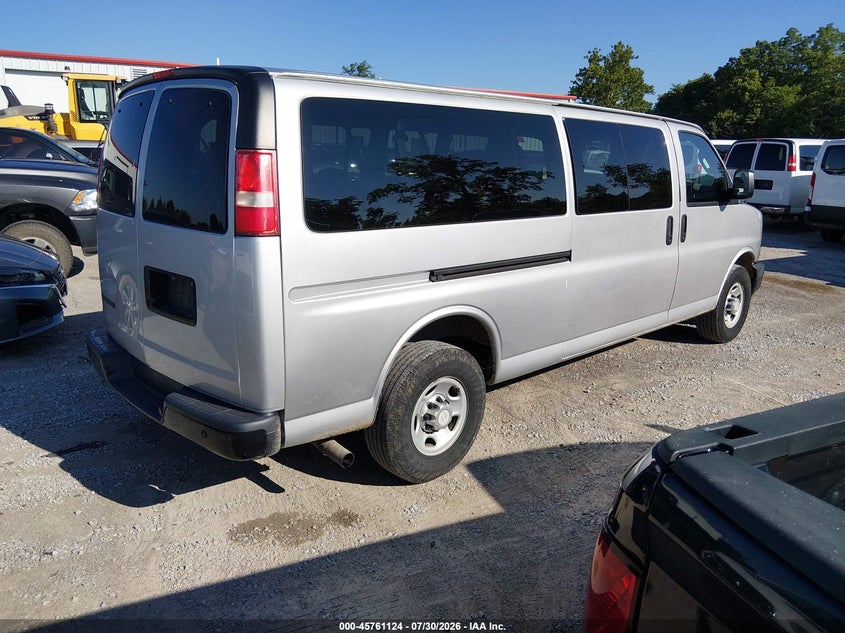 2017 CHEVROLET EXPRESS 3500 auction photo 4
