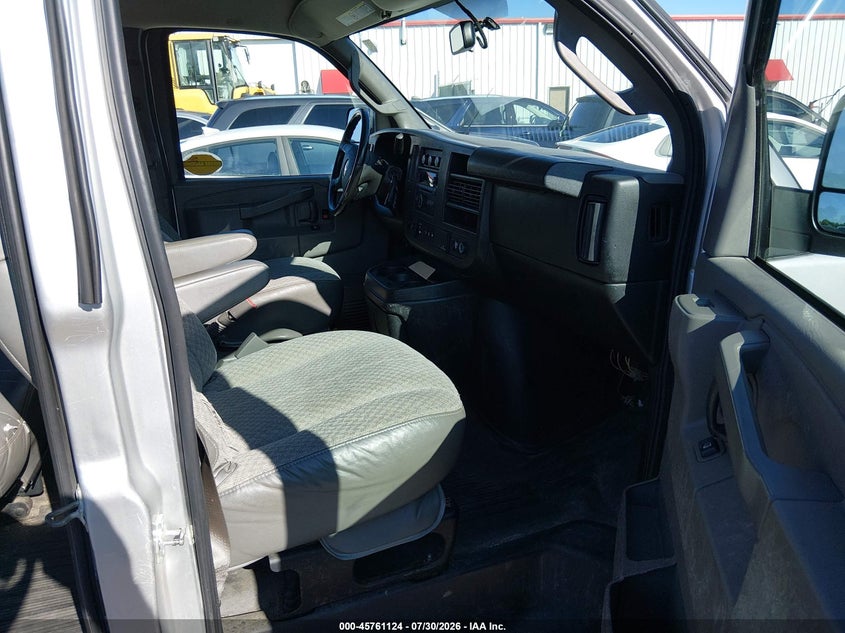 2017 CHEVROLET EXPRESS 3500 auction photo 5