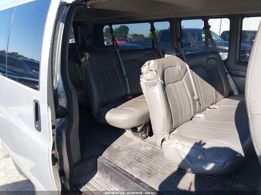 2017 CHEVROLET EXPRESS 3500 auction photo 8