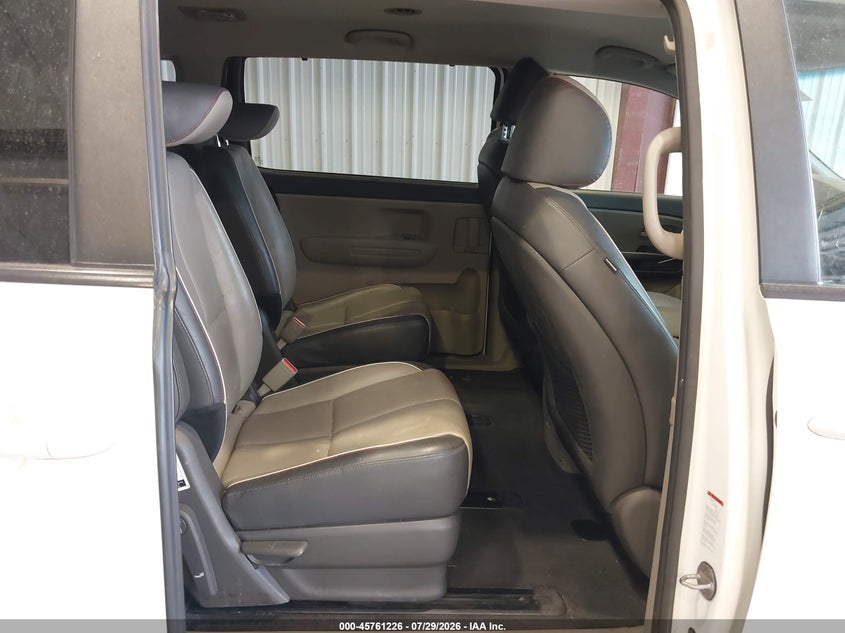 Фото 8 - KIA SEDONA