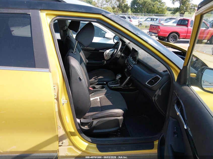 2023 KIA SELTOS auction photo 5