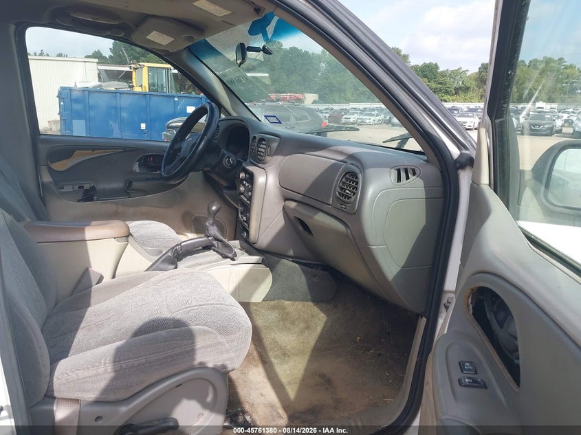 2004 CHEVROLET TRAILBLAZER auction photo 5