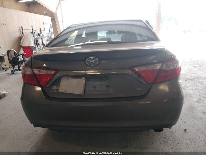 TOYOTA CAMRY - zdjęcie 16