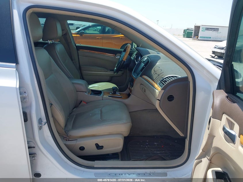 2014 CHRYSLER 300C auction photo 5