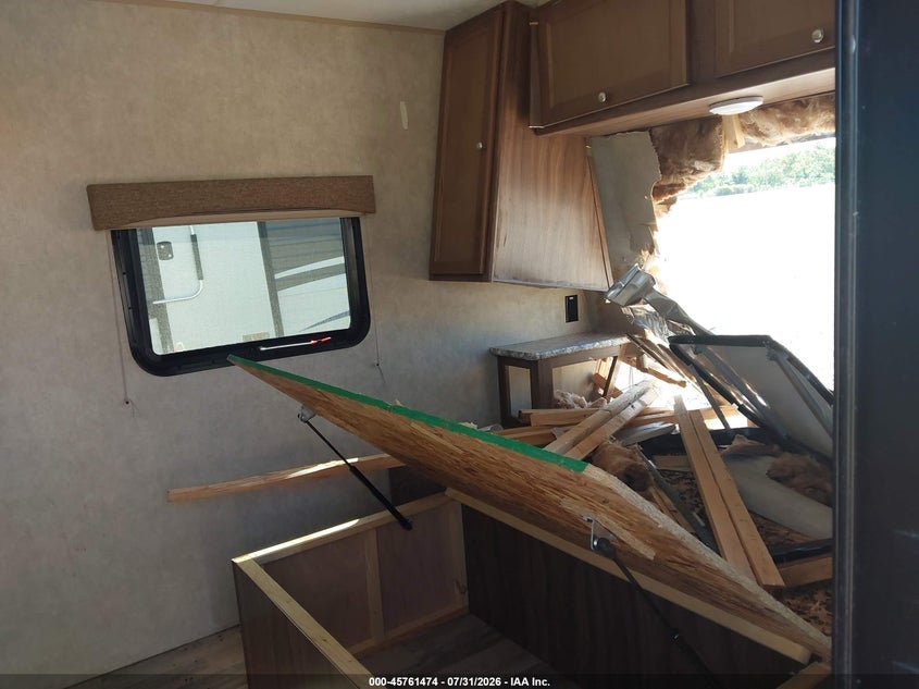 2018 FOREST RIVER COLEMAN VIKING 17FQ TRAVEL TRAILER auction photo 5