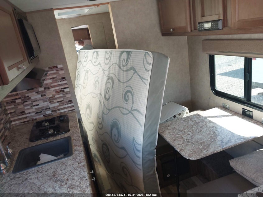 2018 FOREST RIVER COLEMAN VIKING 17FQ TRAVEL TRAILER auction photo 8
