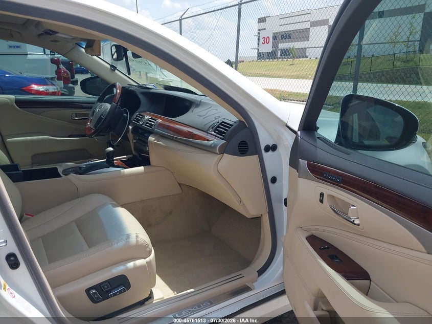 2015 LEXUS LS 460 auction photo 5