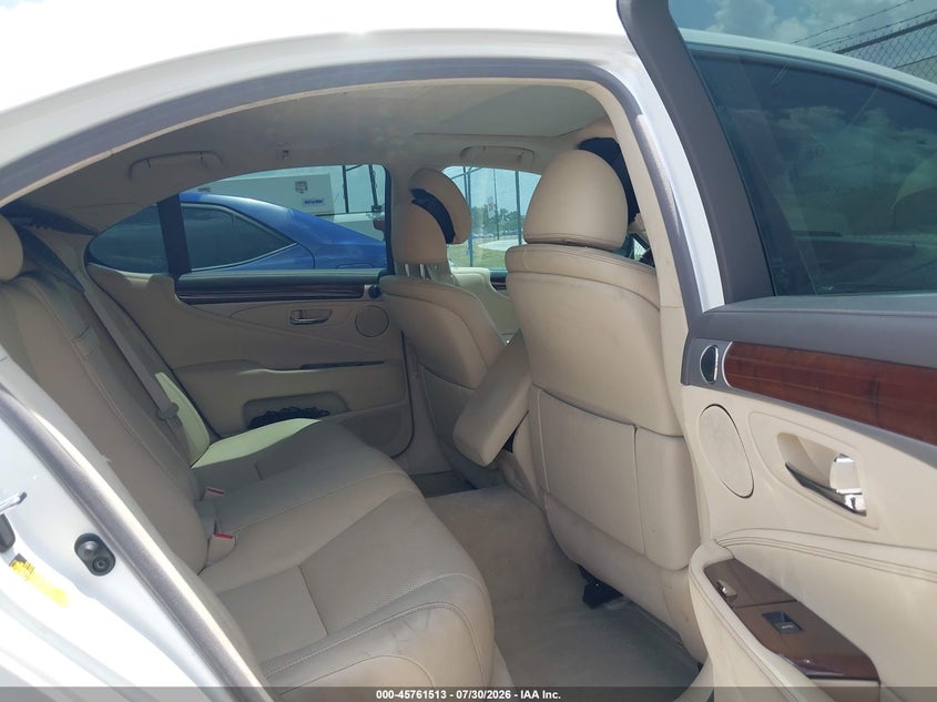 2015 LEXUS LS 460 auction photo 8