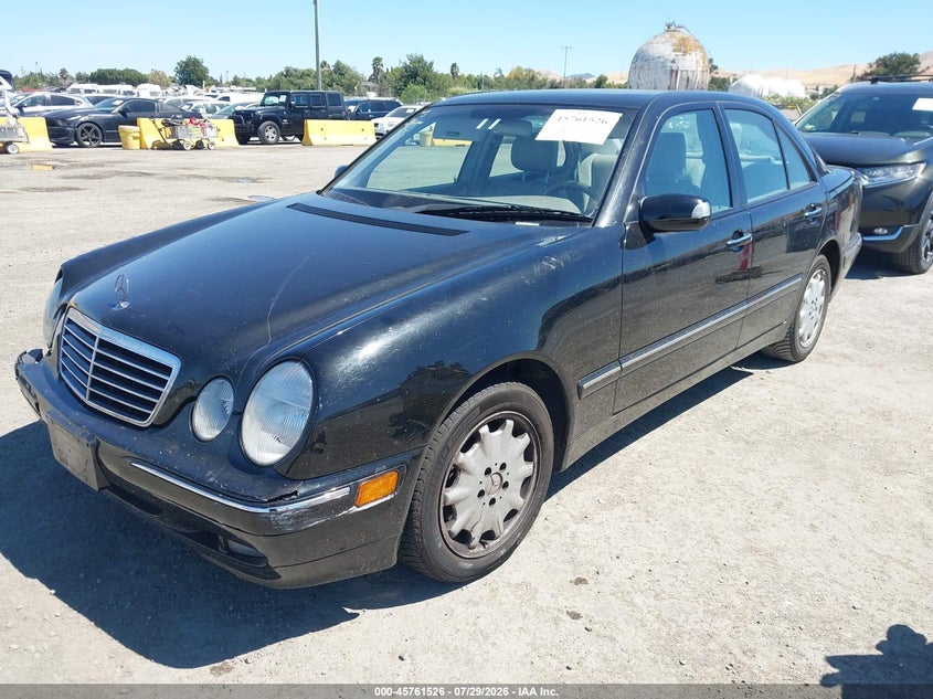 2002 Mercedes-Benz E-klasse, Front End, IAAI, VIN WDBJF82J92X072010 — photo 2