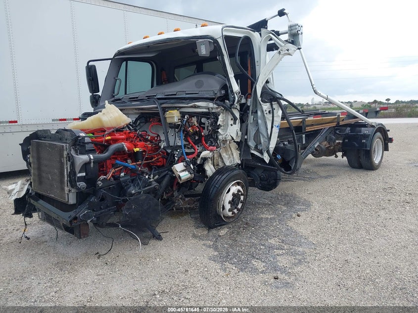 2018 FREIGHTLINER M2 106 auction photo 2