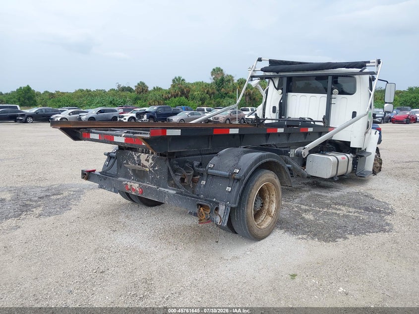 2018 FREIGHTLINER M2 106 auction photo 4