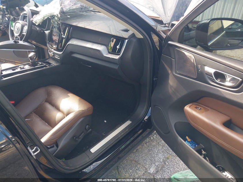VOLVO XC60 - zdjecie 5