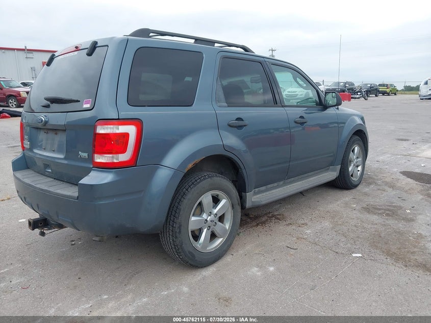 2011 FORD ESCAPE auction photo 4