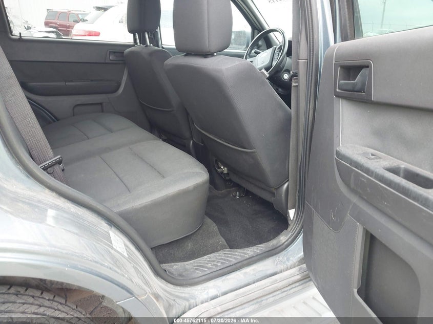 2011 FORD ESCAPE auction photo 8