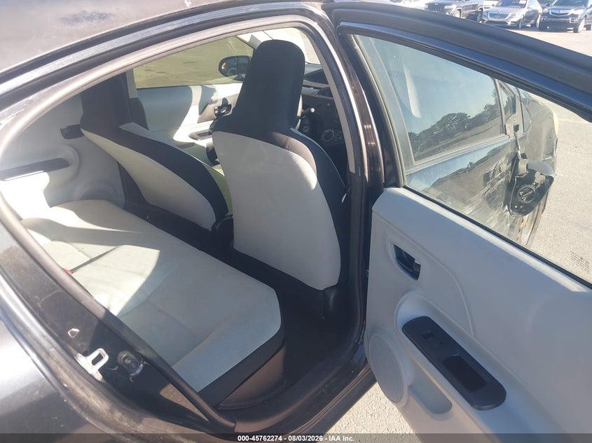 2013 TOYOTA PRIUS C auction photo 8