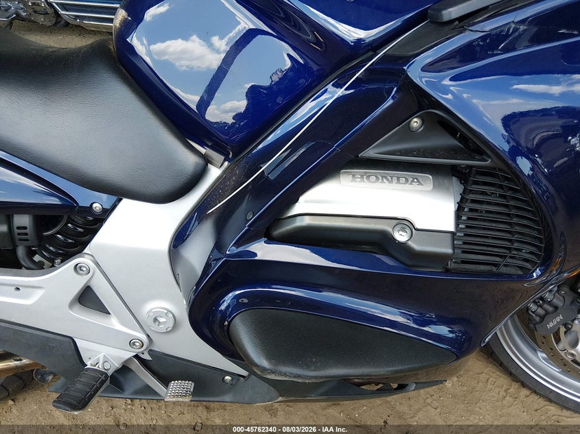 2004 HONDA ST1300 auction photo 8