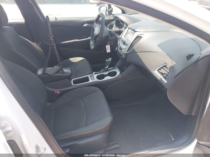 2018 CHEVROLET CRUZE auction photo 5