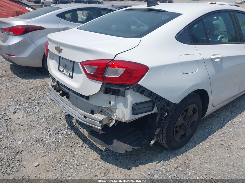 2018 CHEVROLET CRUZE auction photo 6