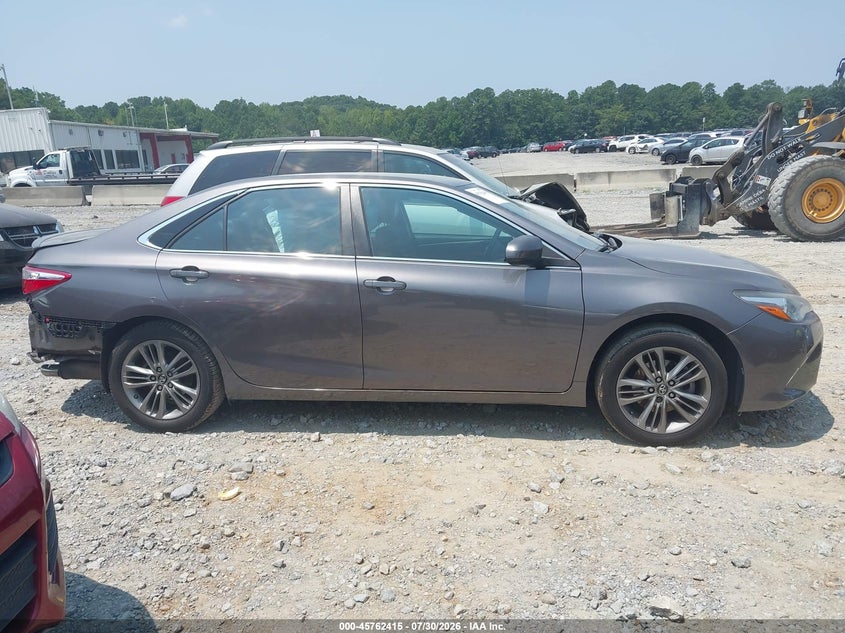 TOYOTA CAMRY - zdjęcie 13