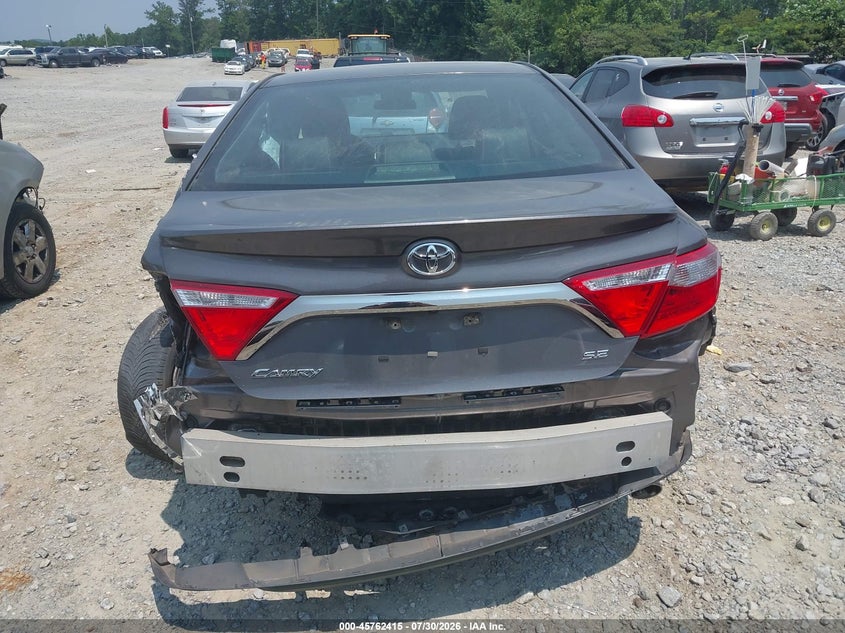 TOYOTA CAMRY - zdjęcie 16
