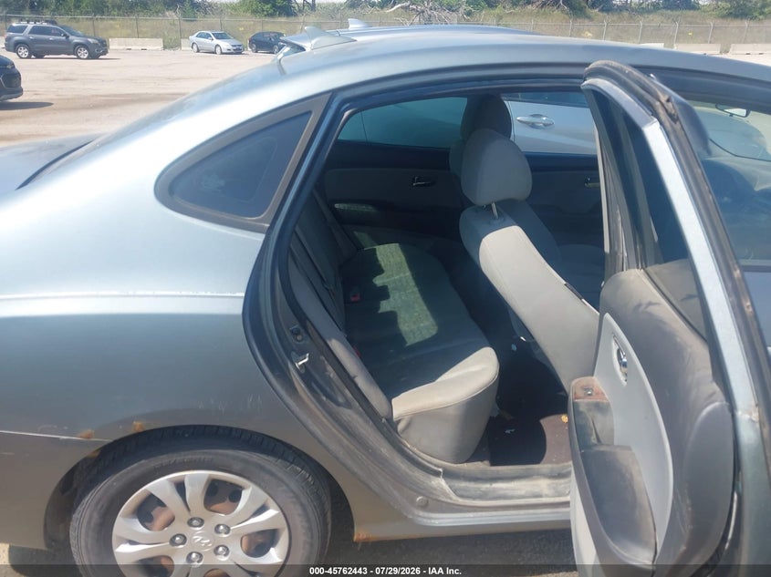 2010 HYUNDAI ELANTRA auction photo 8